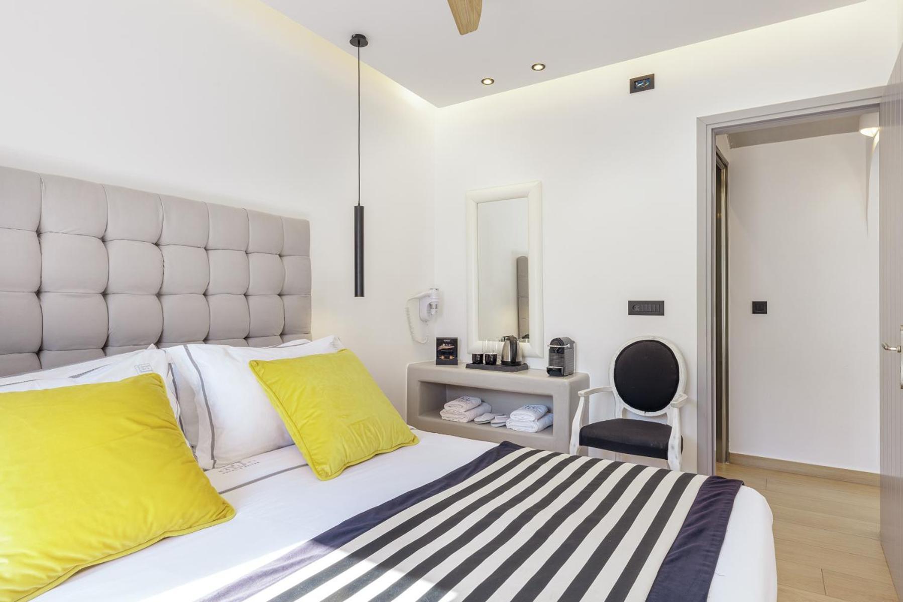 Kalisti Hotel & Suites Fira  Ngoại thất bức ảnh